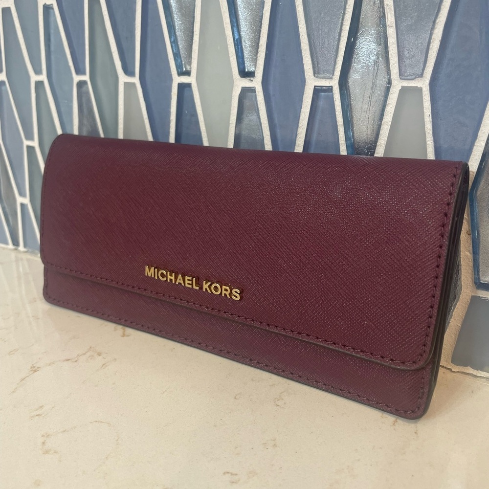 Michael Kors Burgundy Jet Set Saffiano Wallet - Picture 2 of 7